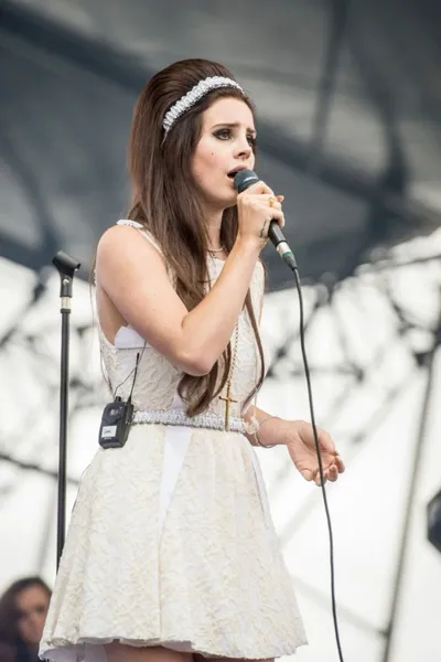 Lana Del Rey - Live at Eurockéennes Festival 2012