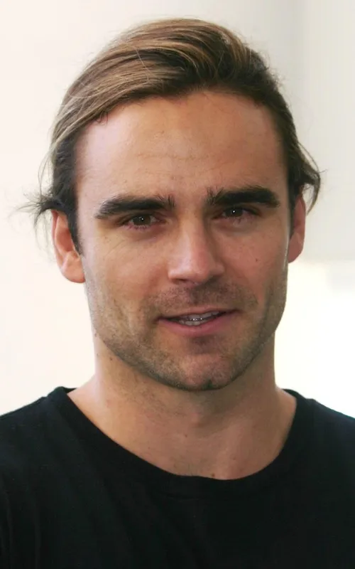 Dustin Clare