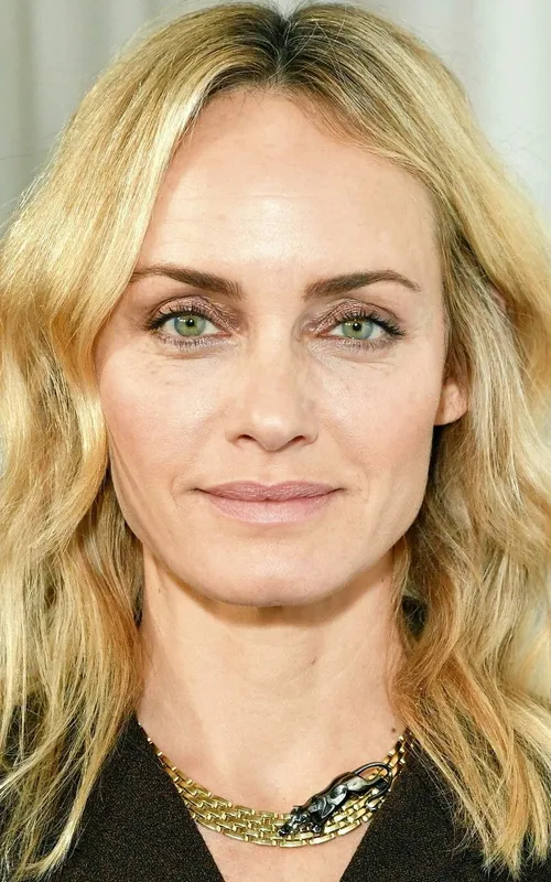 Amber Valletta