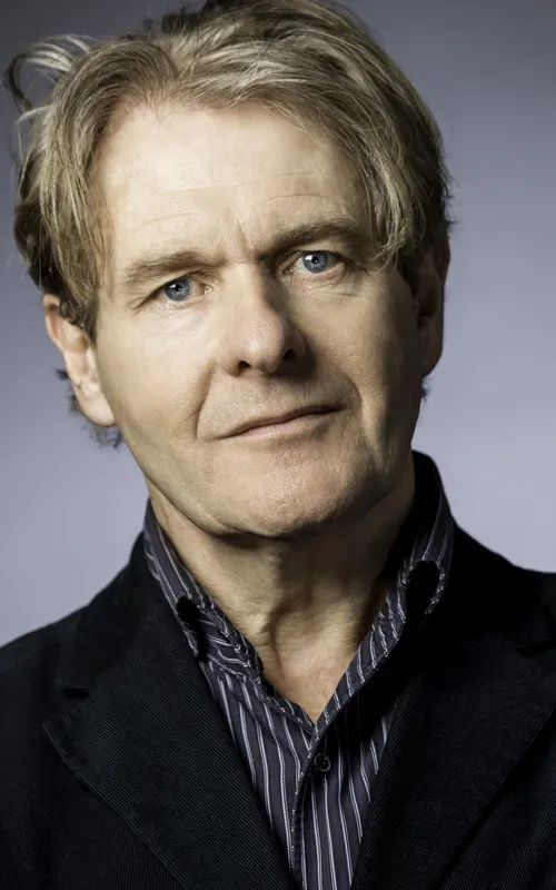 Robert Bathurst