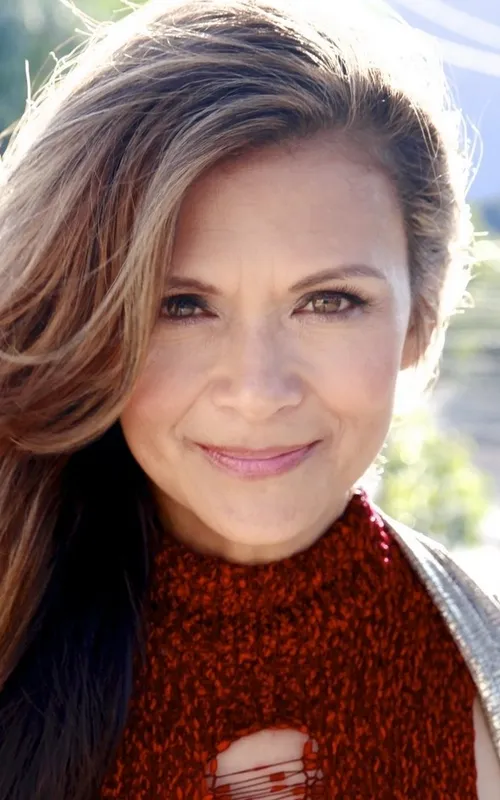 Nia Peeples