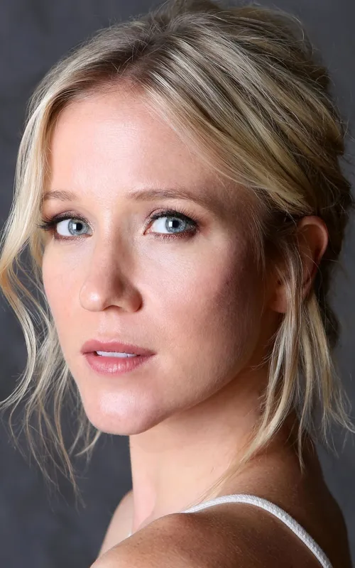 Jessy Schram