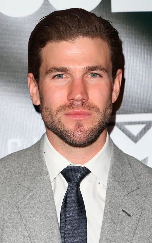 Austin Stowell