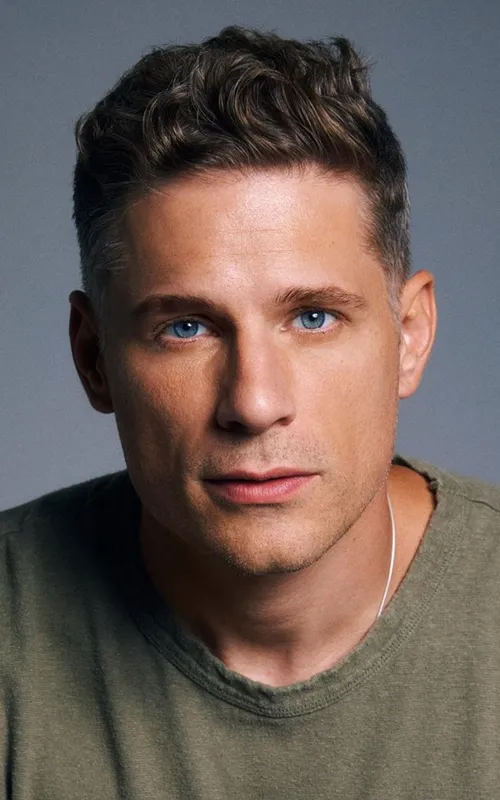 Matt Lauria