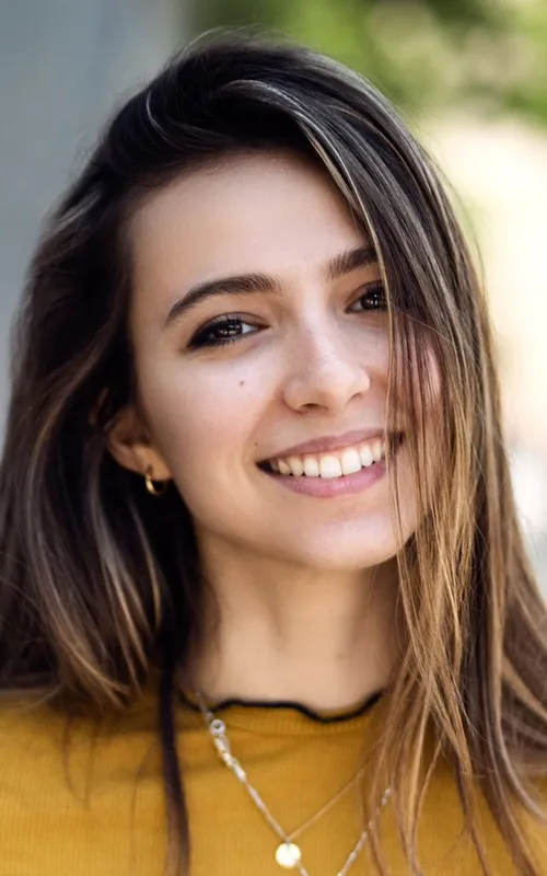 Anjelica Bette Fellini