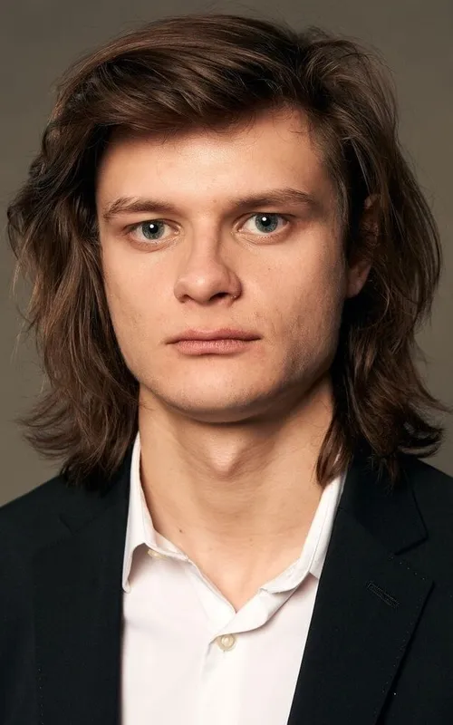 Charlie Tahan