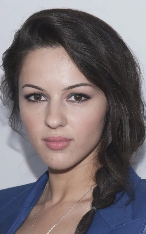 Annet Mahendru