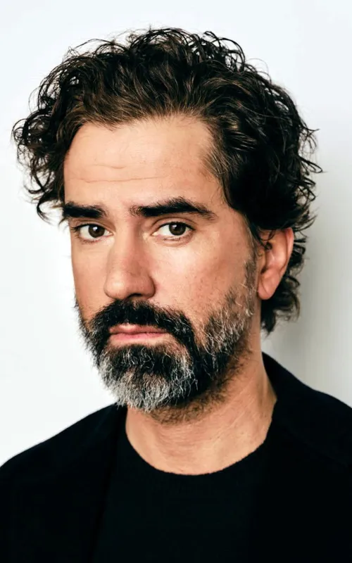 Hamish Linklater