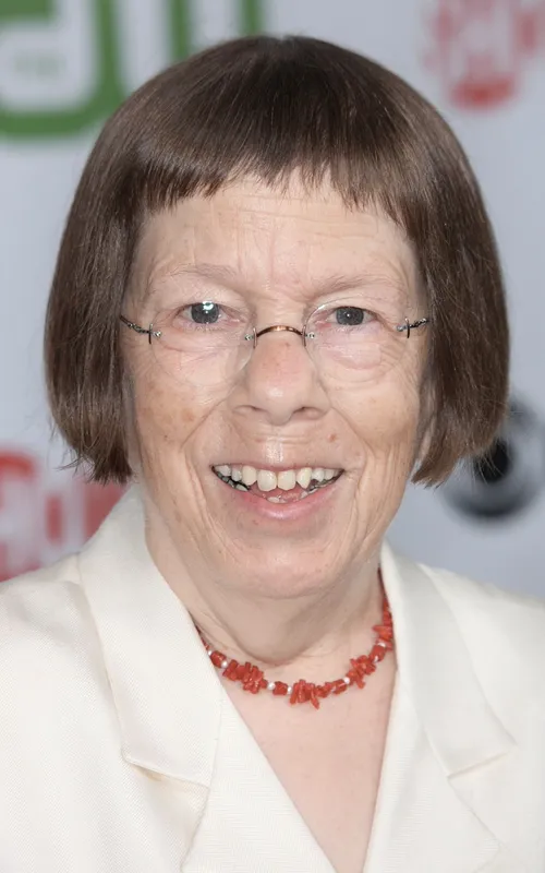 Linda Hunt