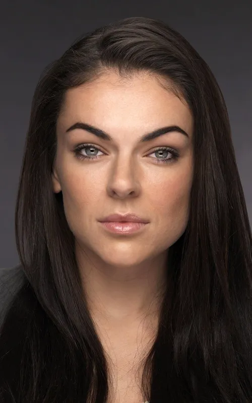 Serinda Swan