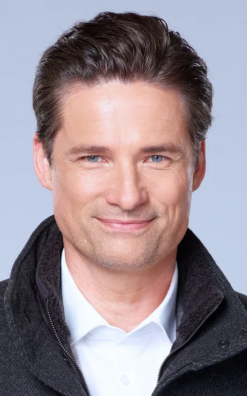 Warren Christie