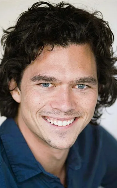 Luke Arnold