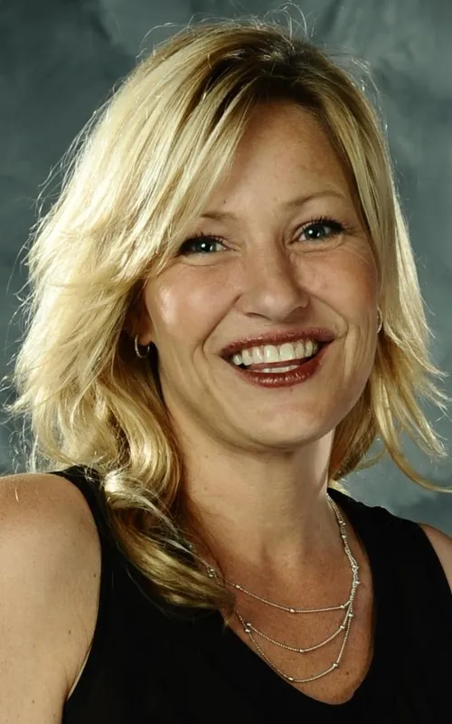 Joey Lauren Adams