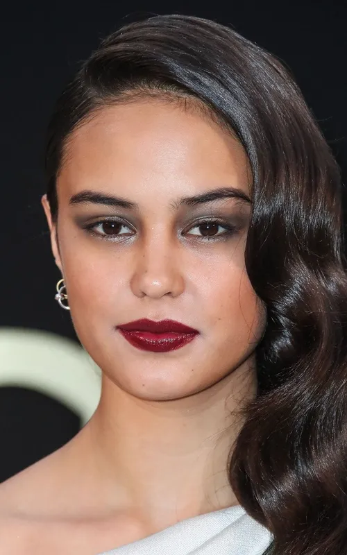 Courtney Eaton