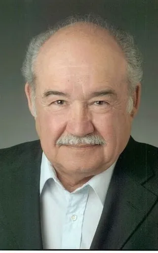 Everett Sifuentes