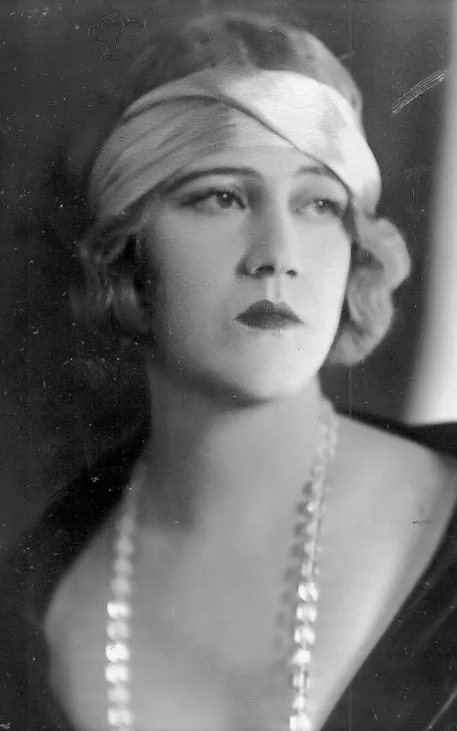 Maude Wayne