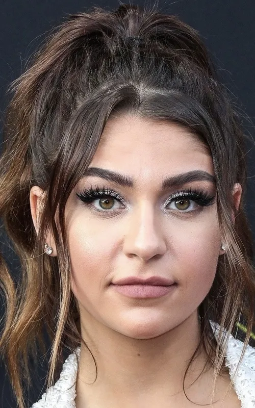 Andrea Russett